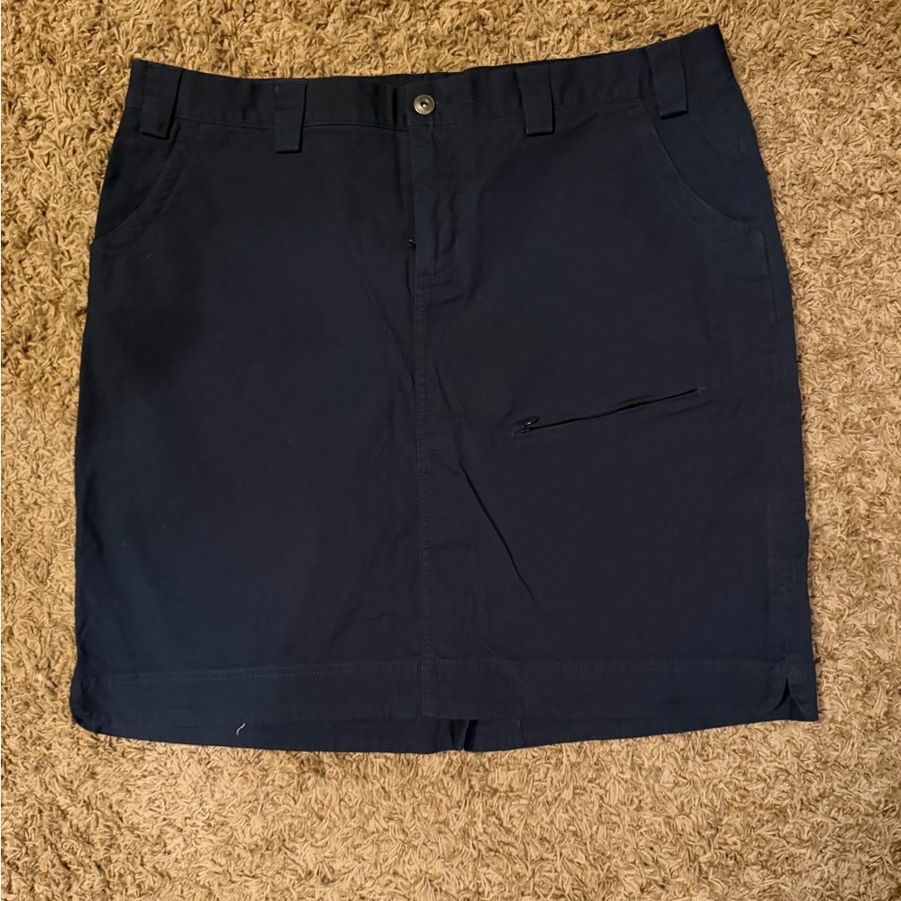 Duluth Trading Co Navy Performance Skort with Zip Pocket